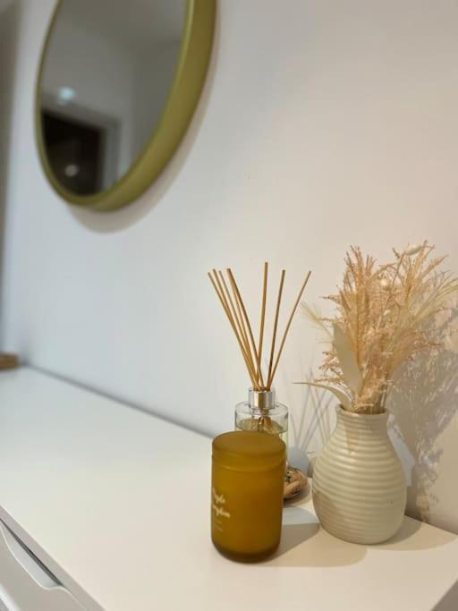 Modern 2 Bed Apartment With Free Parking And Netflix Dawley 外观 照片